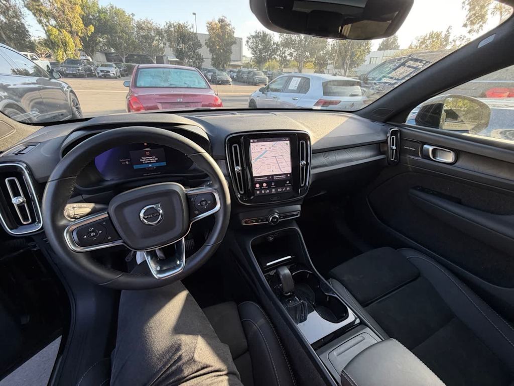 Thumbnail: 2023 Volvo C40 - 2