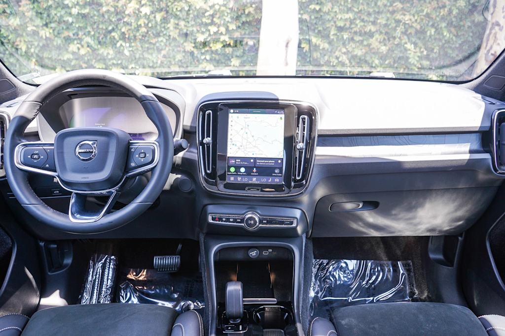 Thumbnail: 2023 Volvo C40 - 2
