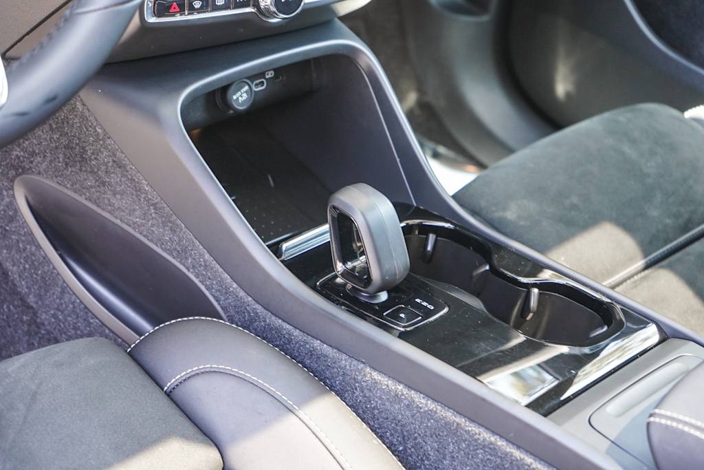 Thumbnail: 2023 Volvo C40 - 13