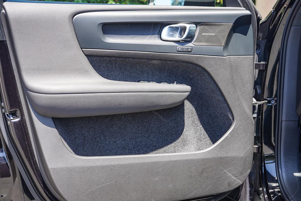 Thumbnail: 2023 Volvo C40 - 23