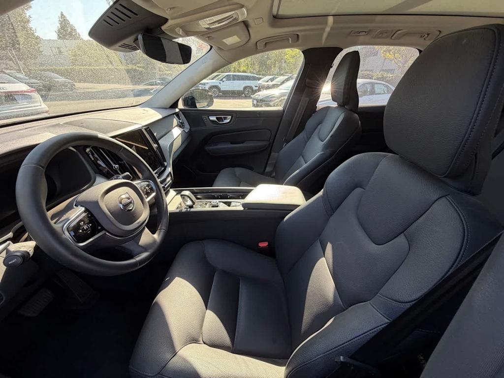 Thumbnail: 2025 Volvo XC60 - 5