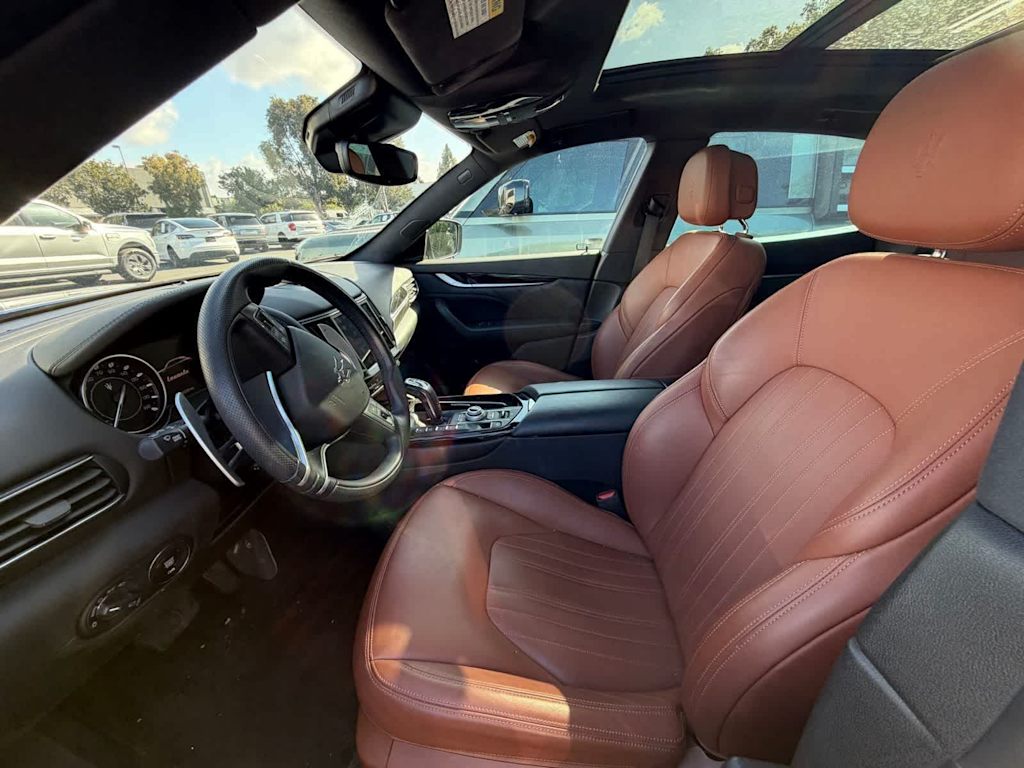 Thumbnail: 2023 Maserati Levante - 4