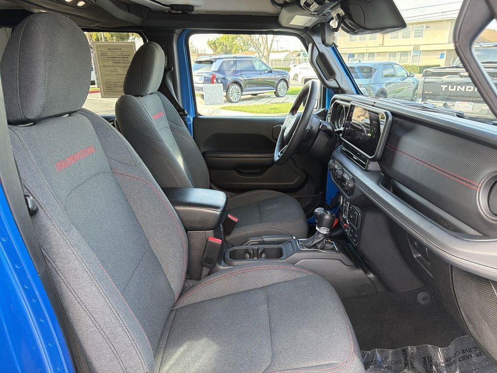 Thumbnail: 2024 Jeep Wrangler - 35