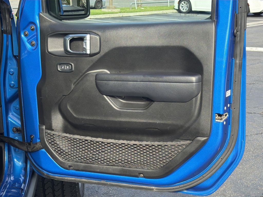 Thumbnail: 2024 Jeep Wrangler - 34