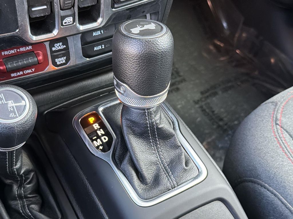 Thumbnail: 2024 Jeep Wrangler - 14