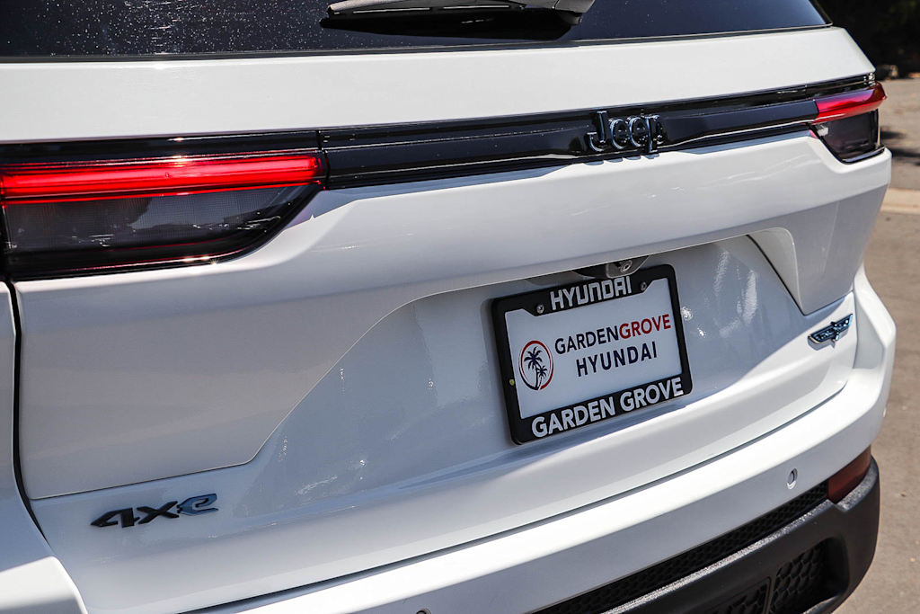 Thumbnail: 2022 Jeep Grand Cherokee - 6