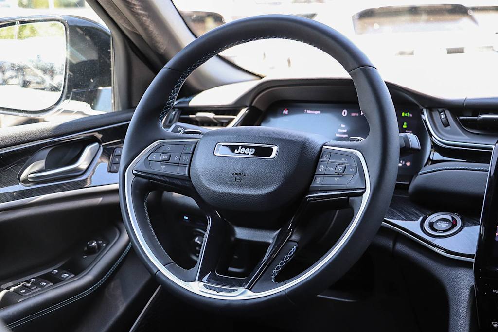 Thumbnail: 2022 Jeep Grand Cherokee - 9