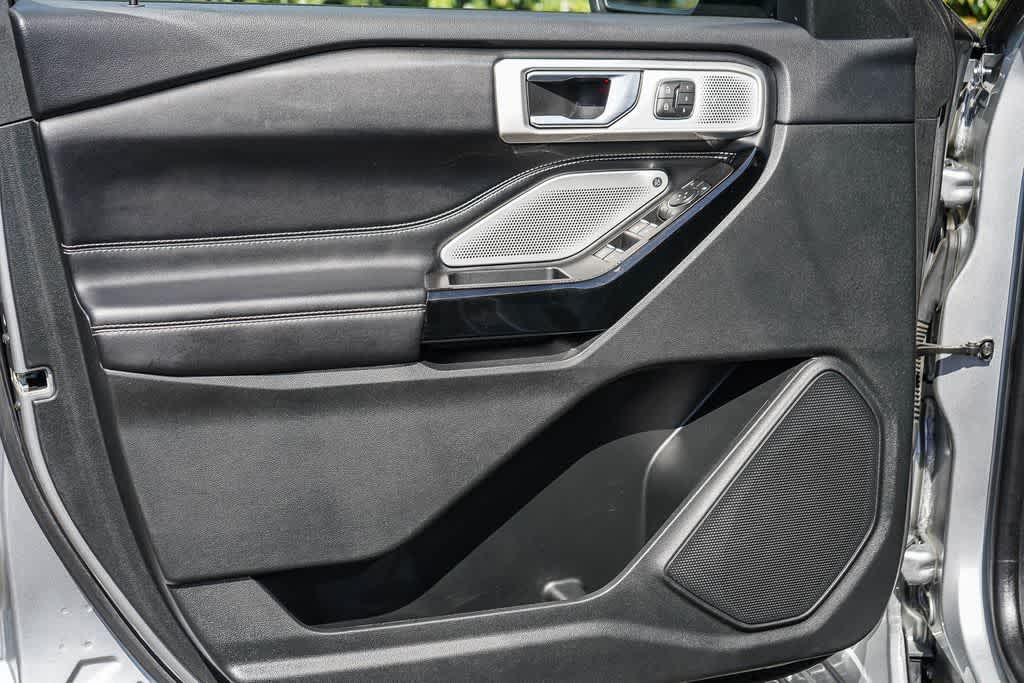 Thumbnail: 2022 Ford Explorer - 26