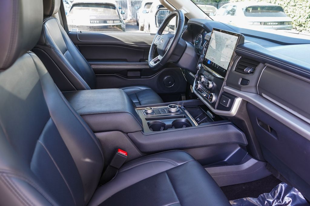 Thumbnail: 2023 Ford Expedition - 10
