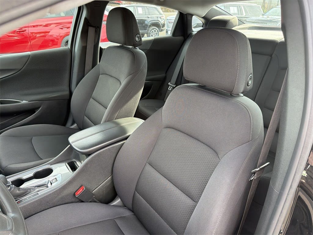 Thumbnail: 2023 Chevrolet Malibu - 11