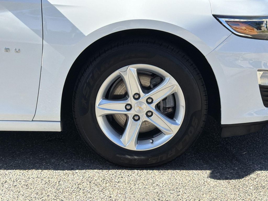 Thumbnail: 2024 Chevrolet Malibu - 8