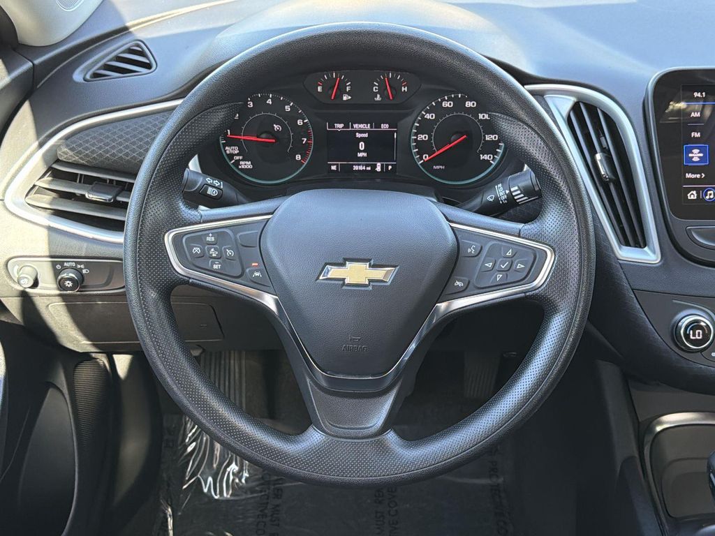 Thumbnail: 2024 Chevrolet Malibu - 9