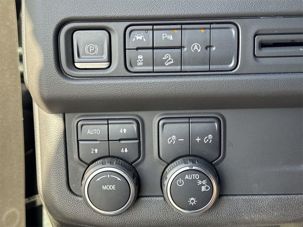 Thumbnail: 2023 Chevrolet Suburban - 28