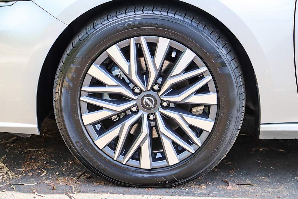 Thumbnail: 2024 Nissan Altima - 6