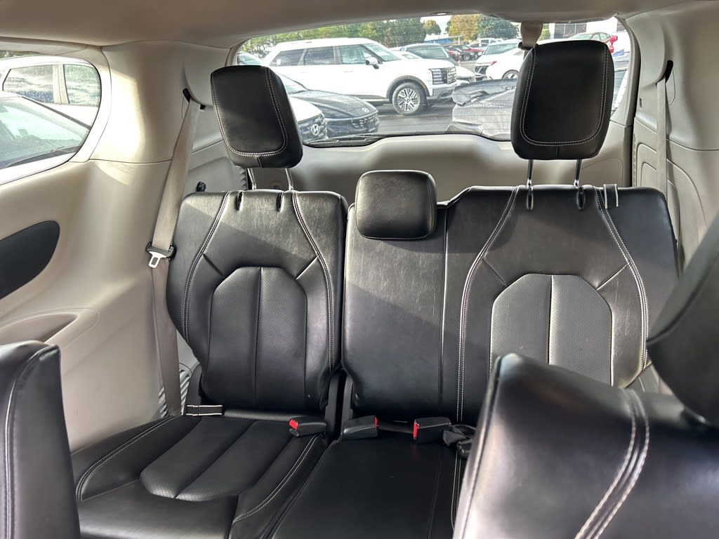 Thumbnail: 2023 Chrysler Pacifica - 5