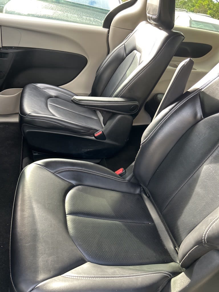 Thumbnail: 2023 Chrysler Pacifica - 11