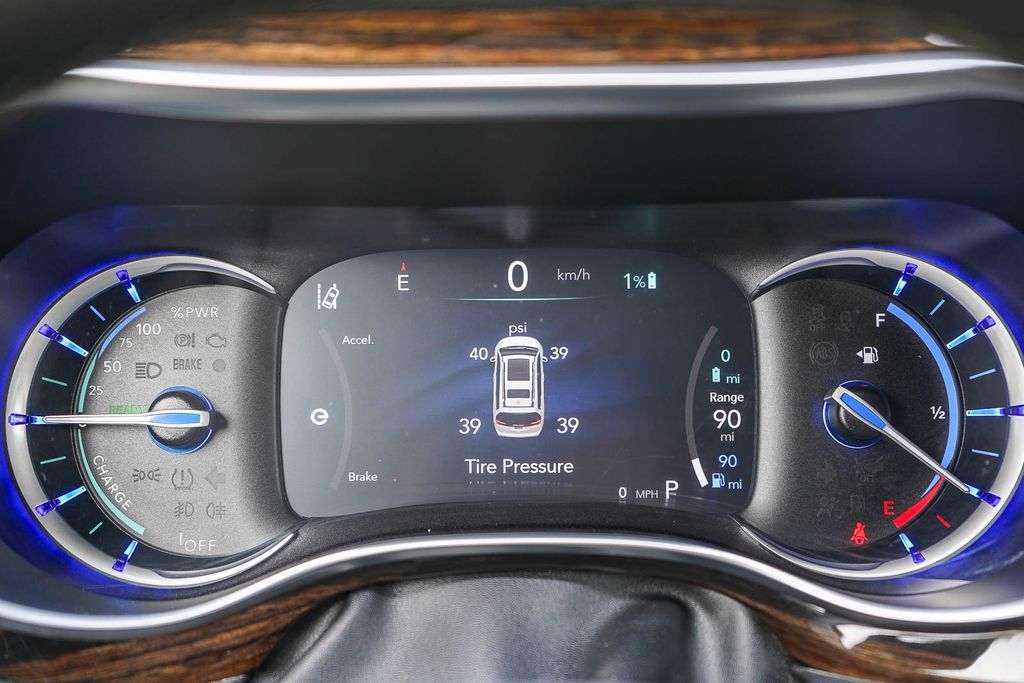 Thumbnail: 2023 Chrysler Pacifica - 13
