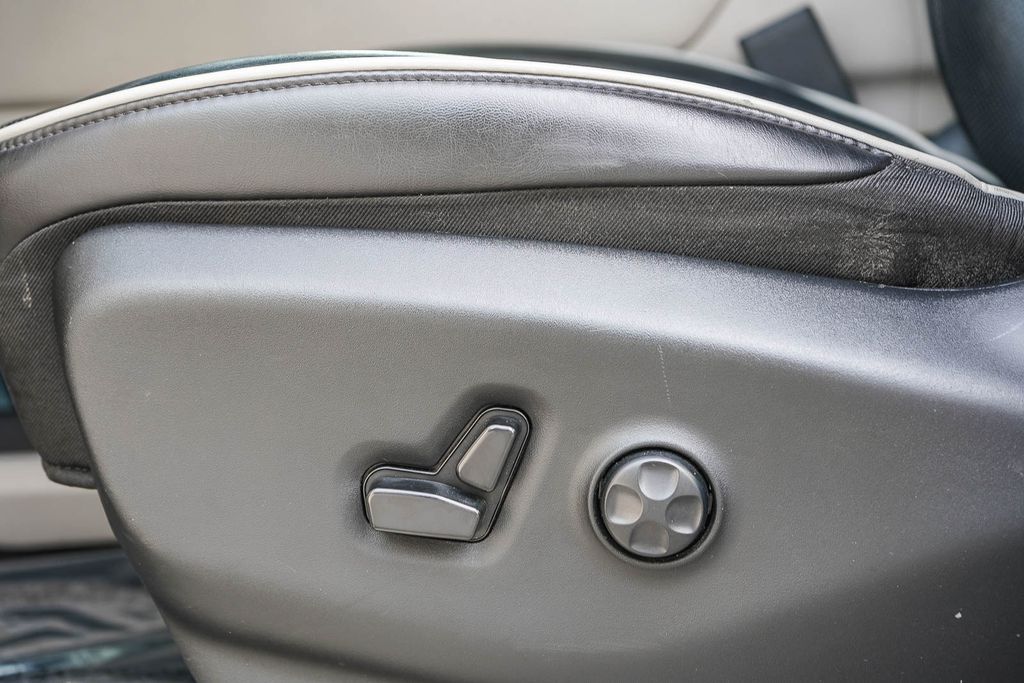 Thumbnail: 2023 Chrysler Pacifica - 23