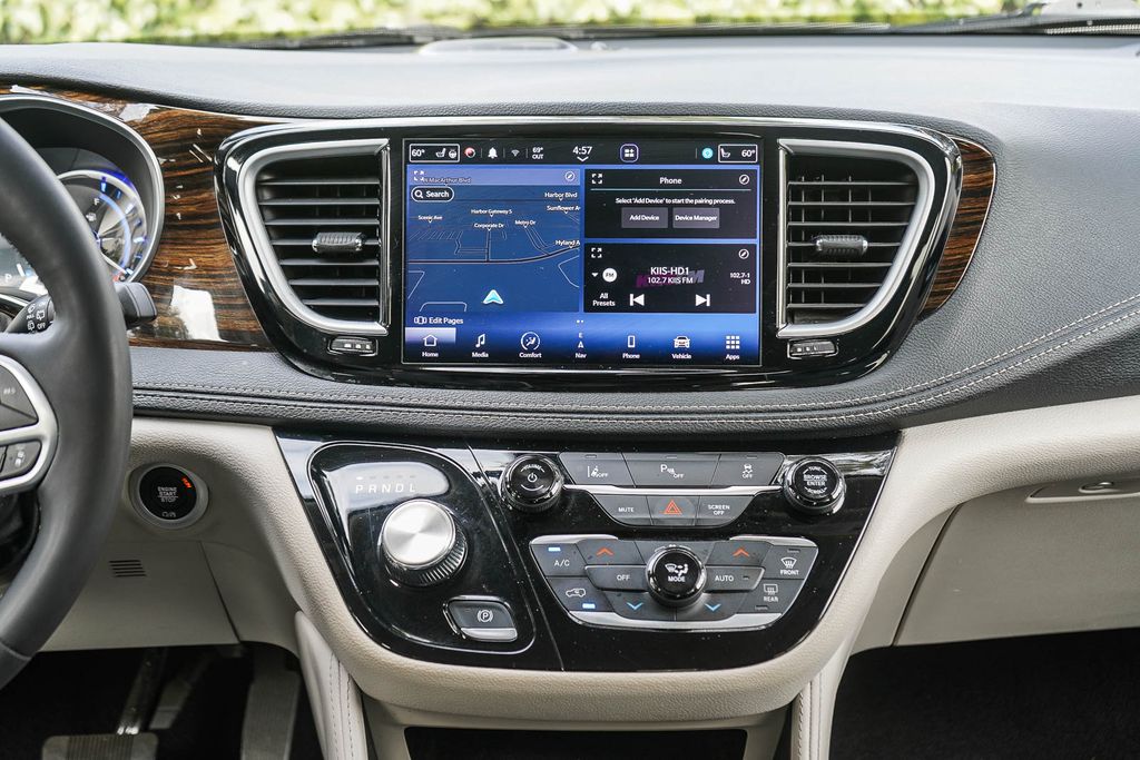Thumbnail: 2023 Chrysler Pacifica - 12
