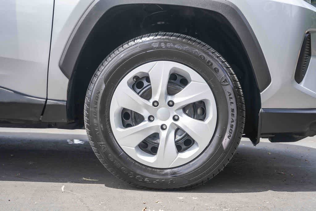 Thumbnail: 2021 Toyota RAV4 - 20