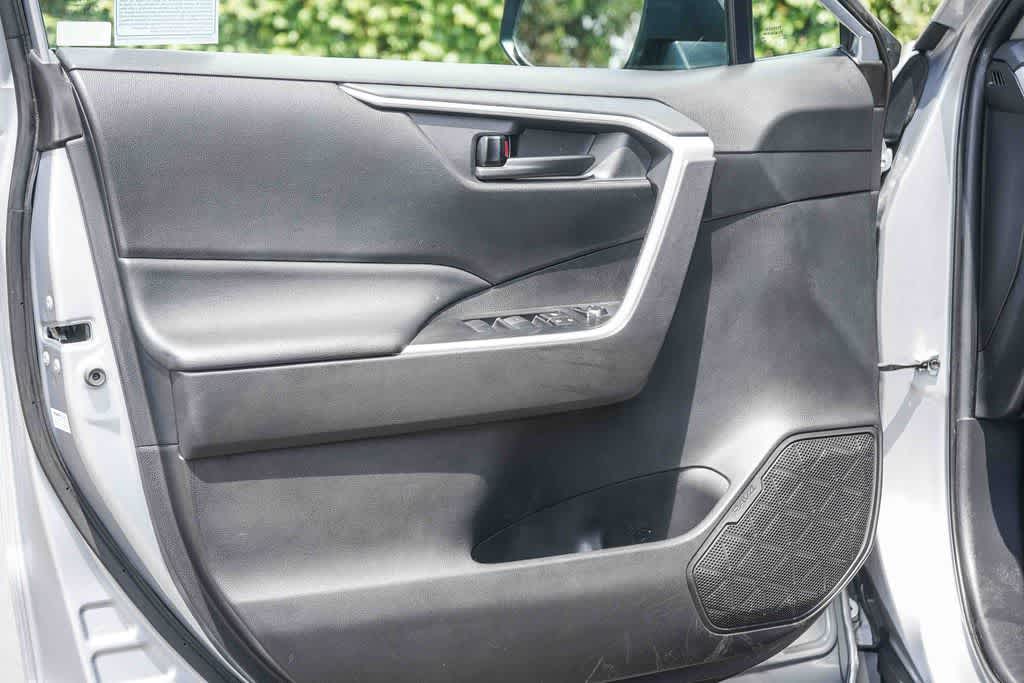 Thumbnail: 2021 Toyota RAV4 - 22