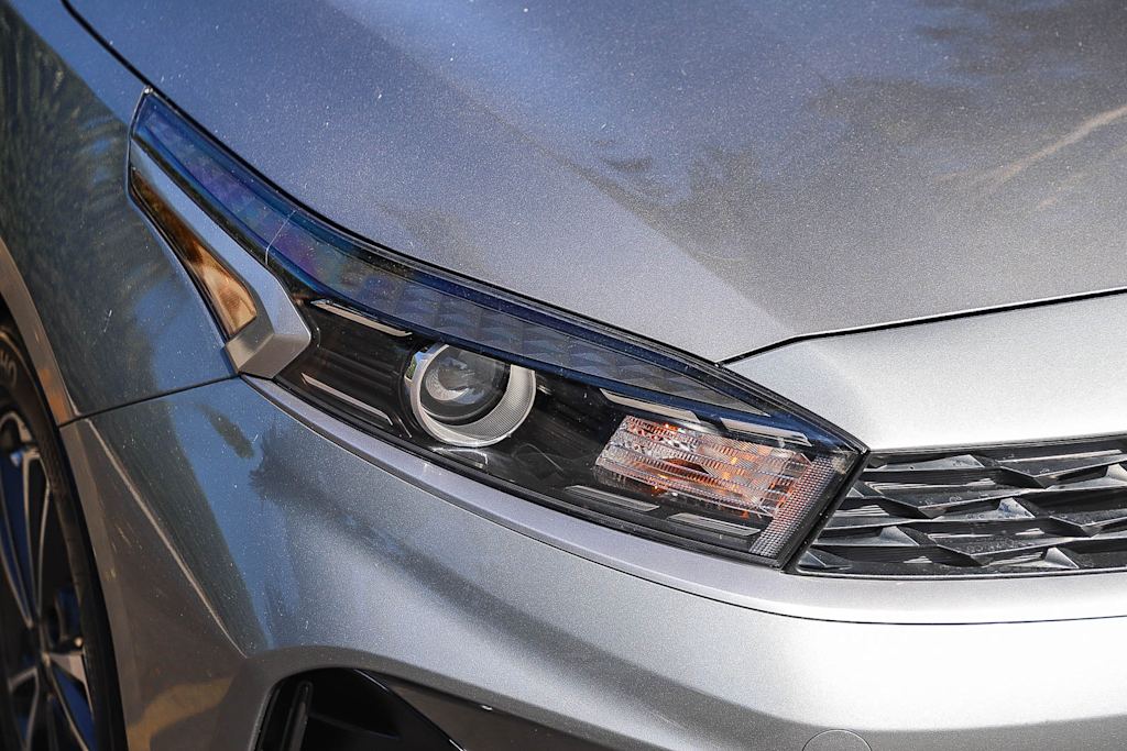 Thumbnail: 2023 Kia Forte - 18