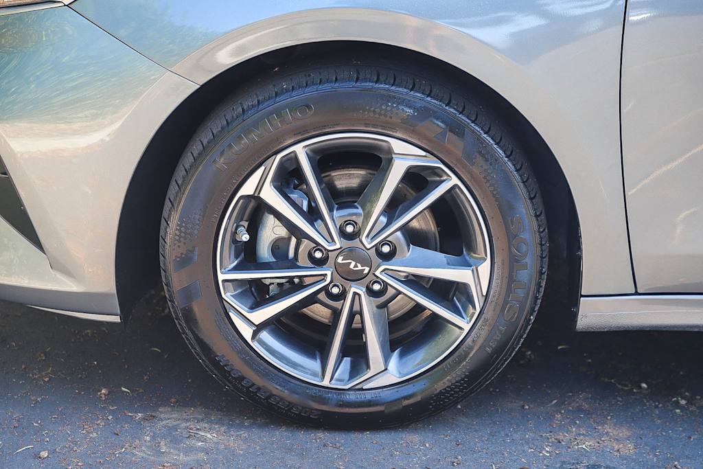Thumbnail: 2023 Kia Forte - 6