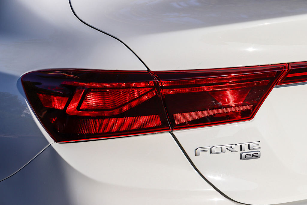 Thumbnail: 2023 Kia Forte - 21