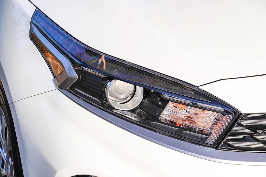 Thumbnail: 2023 Kia Forte - 18