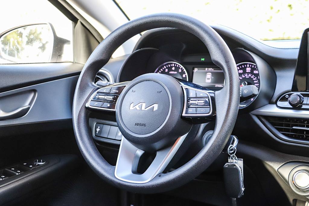 Thumbnail: 2023 Kia Forte - 9