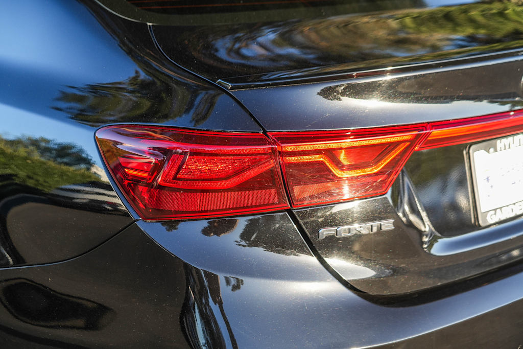 Thumbnail: 2021 Kia Forte - 21