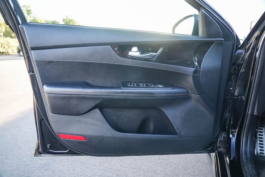 Thumbnail: 2021 Kia Forte - 24