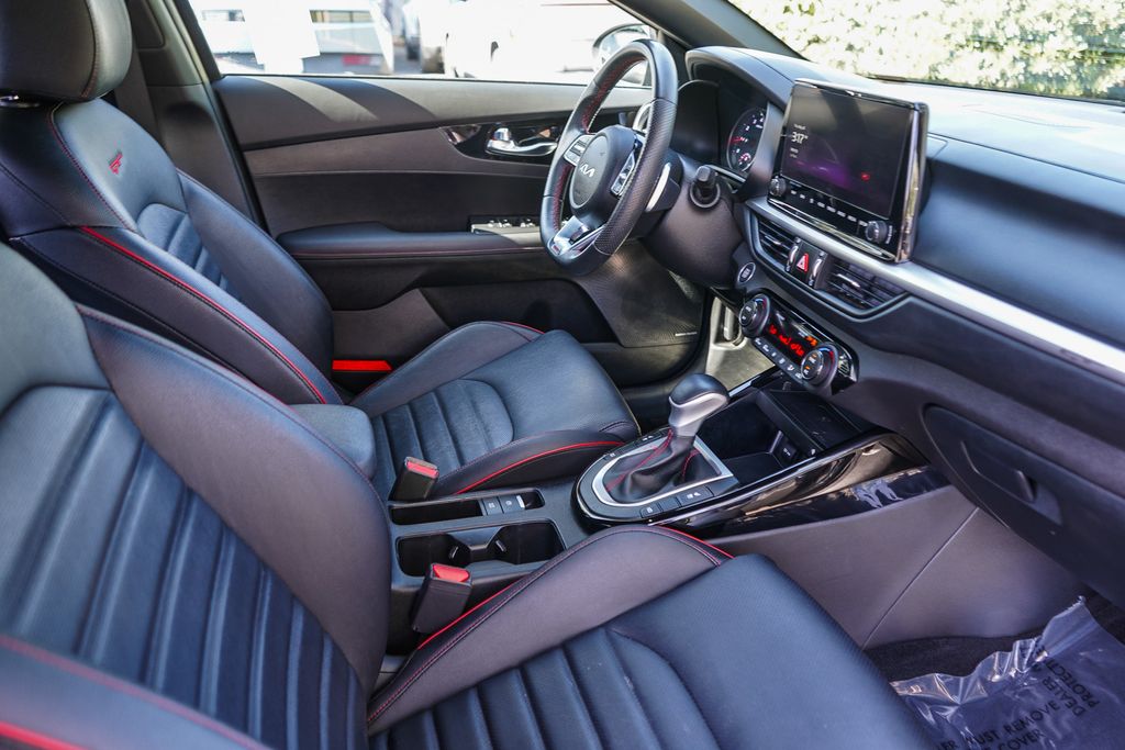 Thumbnail: 2023 Kia Forte - 10