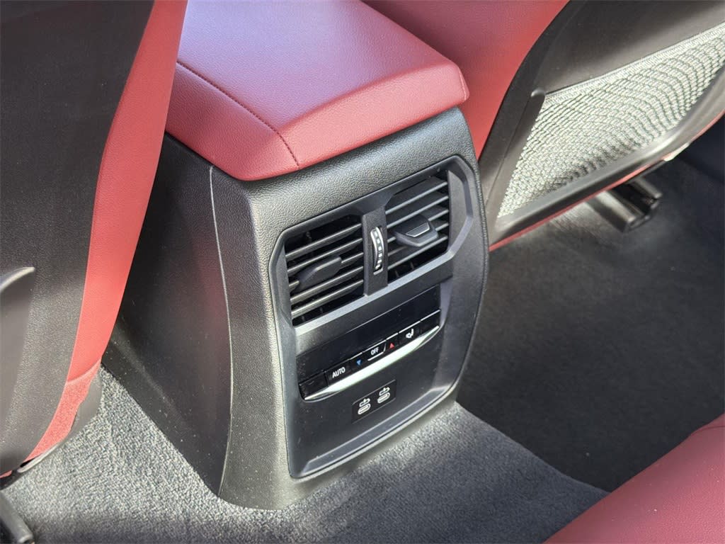 Thumbnail: 2023 BMW 3 Series - 35