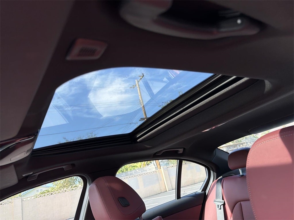 Thumbnail: 2023 BMW 3 Series - 23