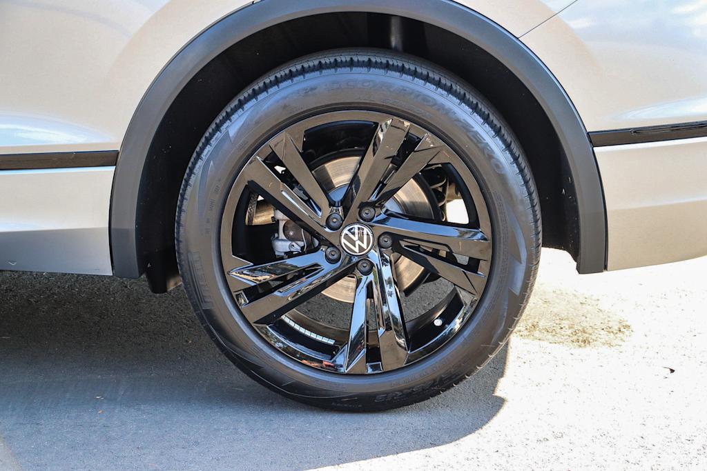 Thumbnail: 2023 Volkswagen Tiguan - 22
