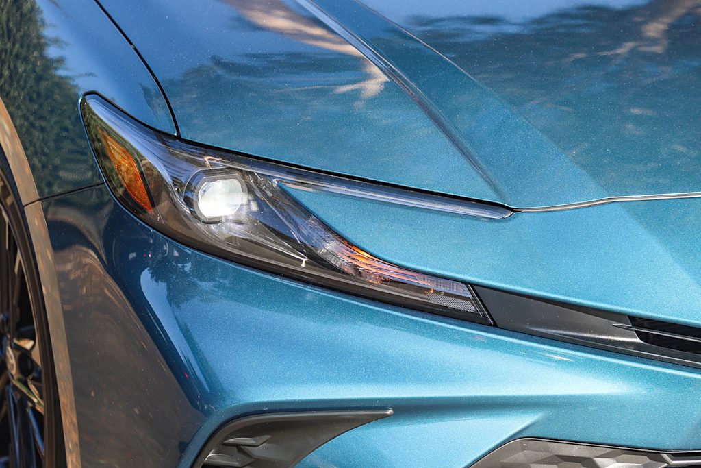 Thumbnail: 2025 Toyota Camry - 18