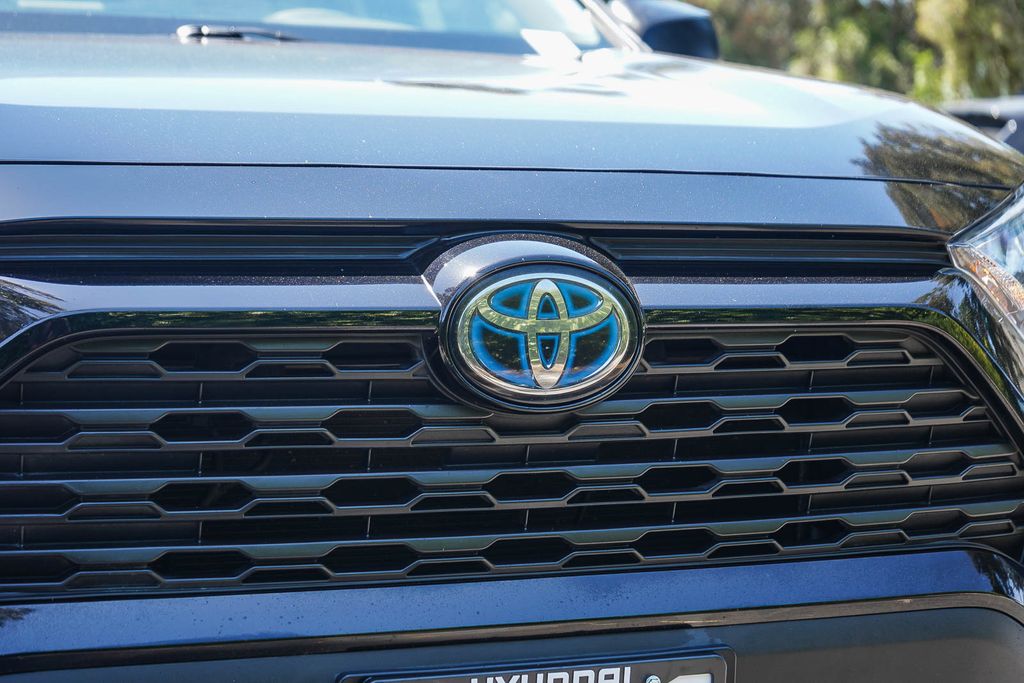 Thumbnail: 2022 Toyota RAV4 - 6