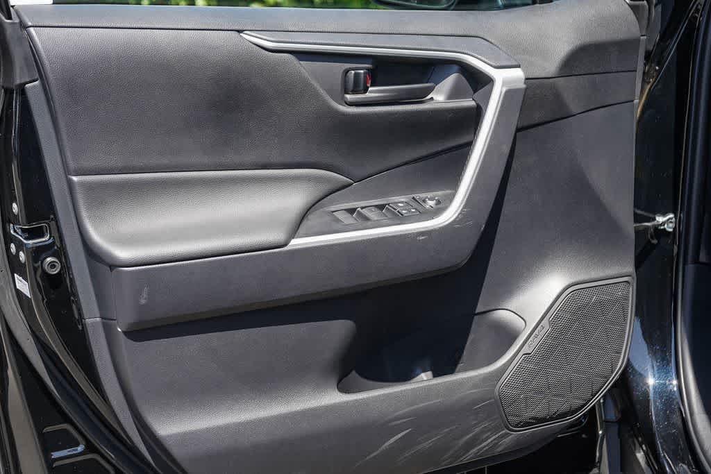 Thumbnail: 2025 Toyota RAV4 - 23