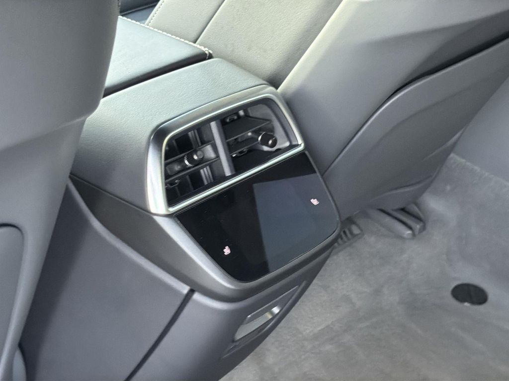 Thumbnail: 2024 Lucid Air - 31