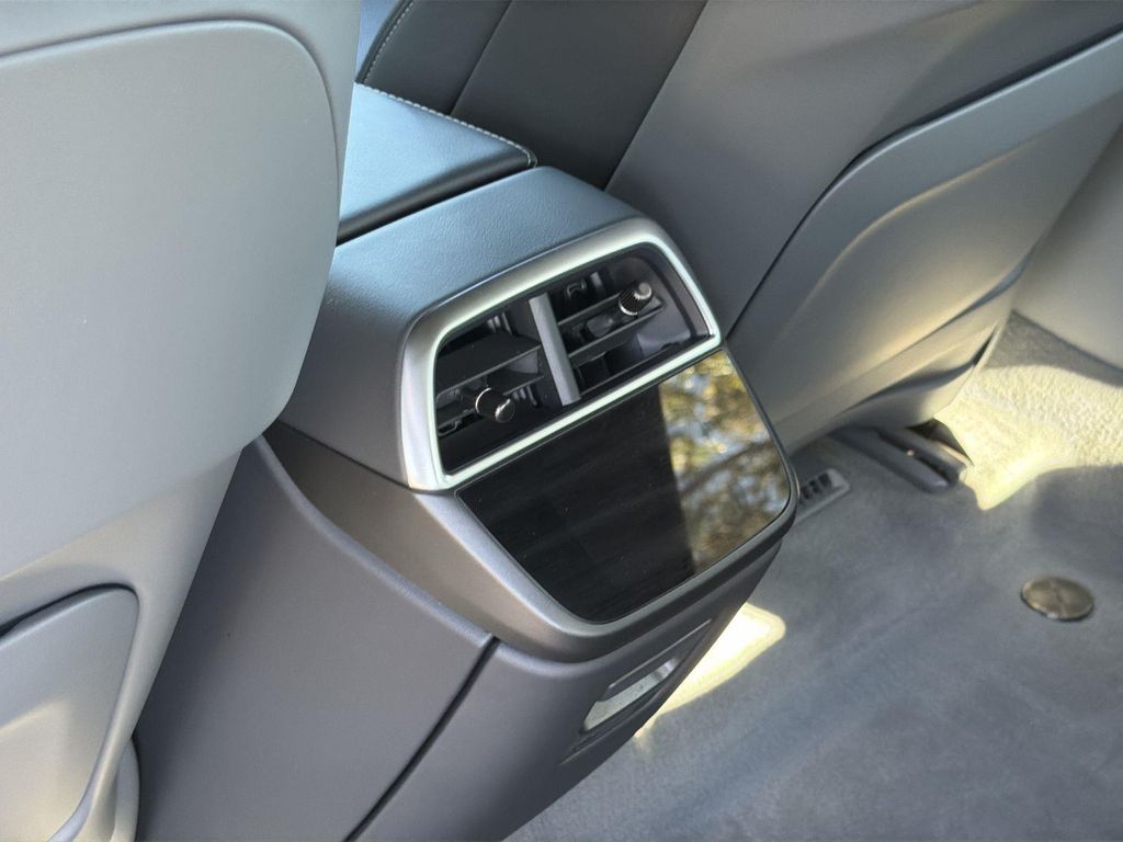 Thumbnail: 2024 Lucid Air - 34