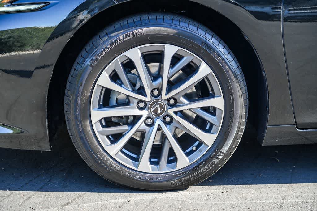 Thumbnail: 2022 Lexus ES - 7
