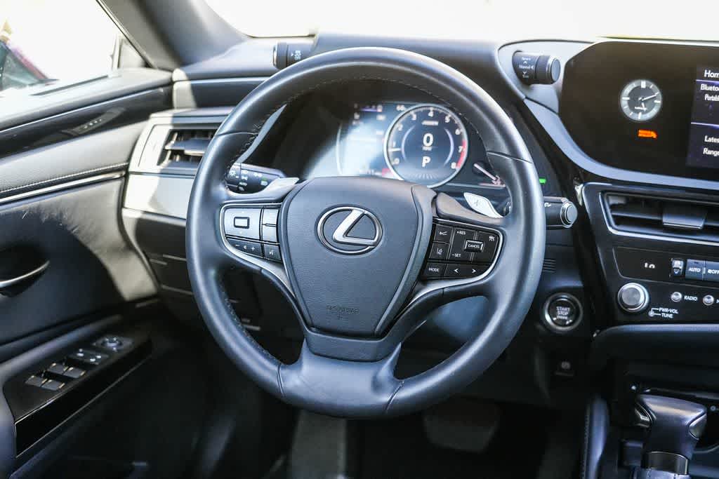 Thumbnail: 2022 Lexus ES - 9