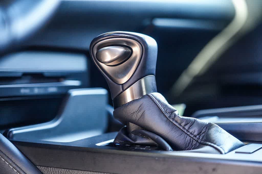 Thumbnail: 2022 Lexus ES - 25