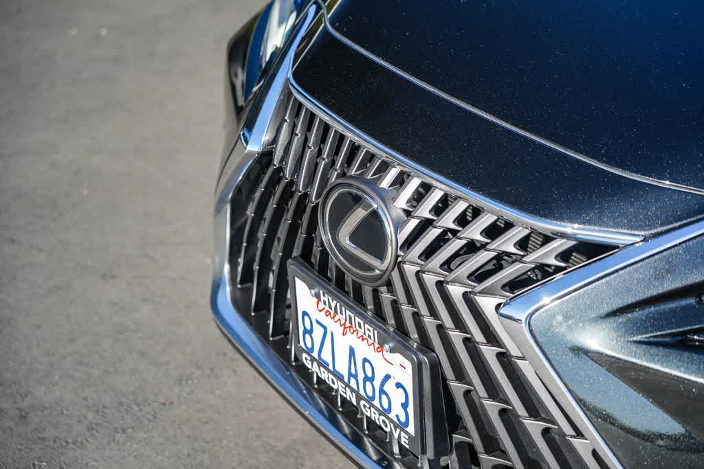 Thumbnail: 2022 Lexus ES - 6