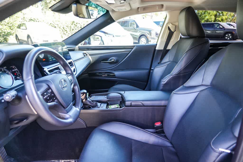 Thumbnail: 2022 Lexus ES - 11
