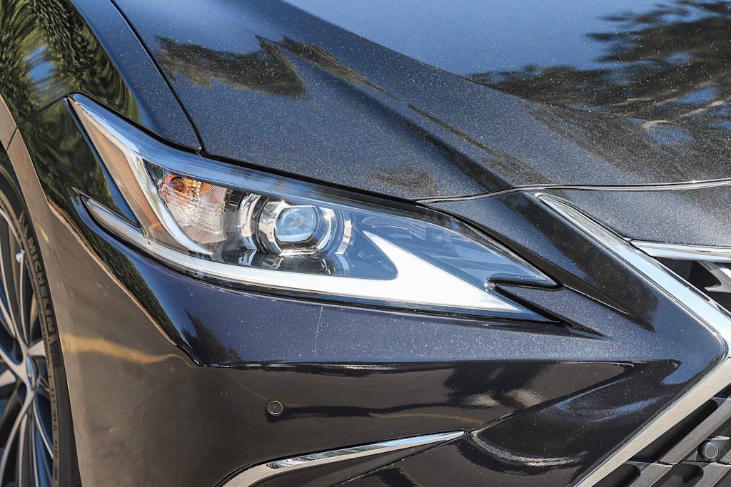 Thumbnail: 2023 Lexus ES - 19