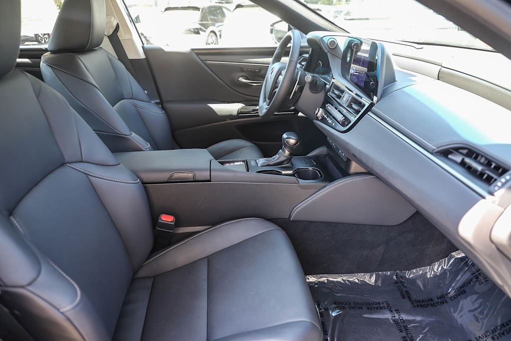 Thumbnail: 2023 Lexus ES - 10