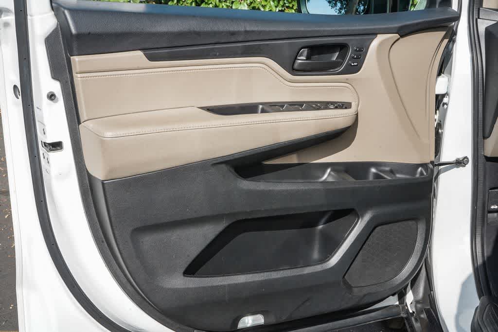 Thumbnail: 2021 Honda Odyssey - 24