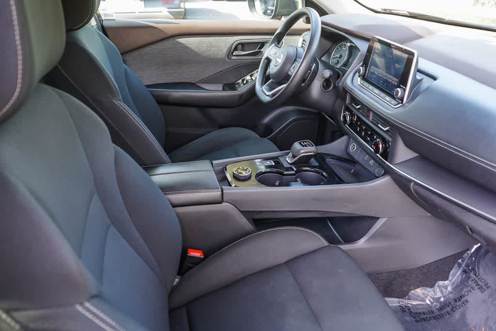 Thumbnail: 2023 Nissan Rogue - 10